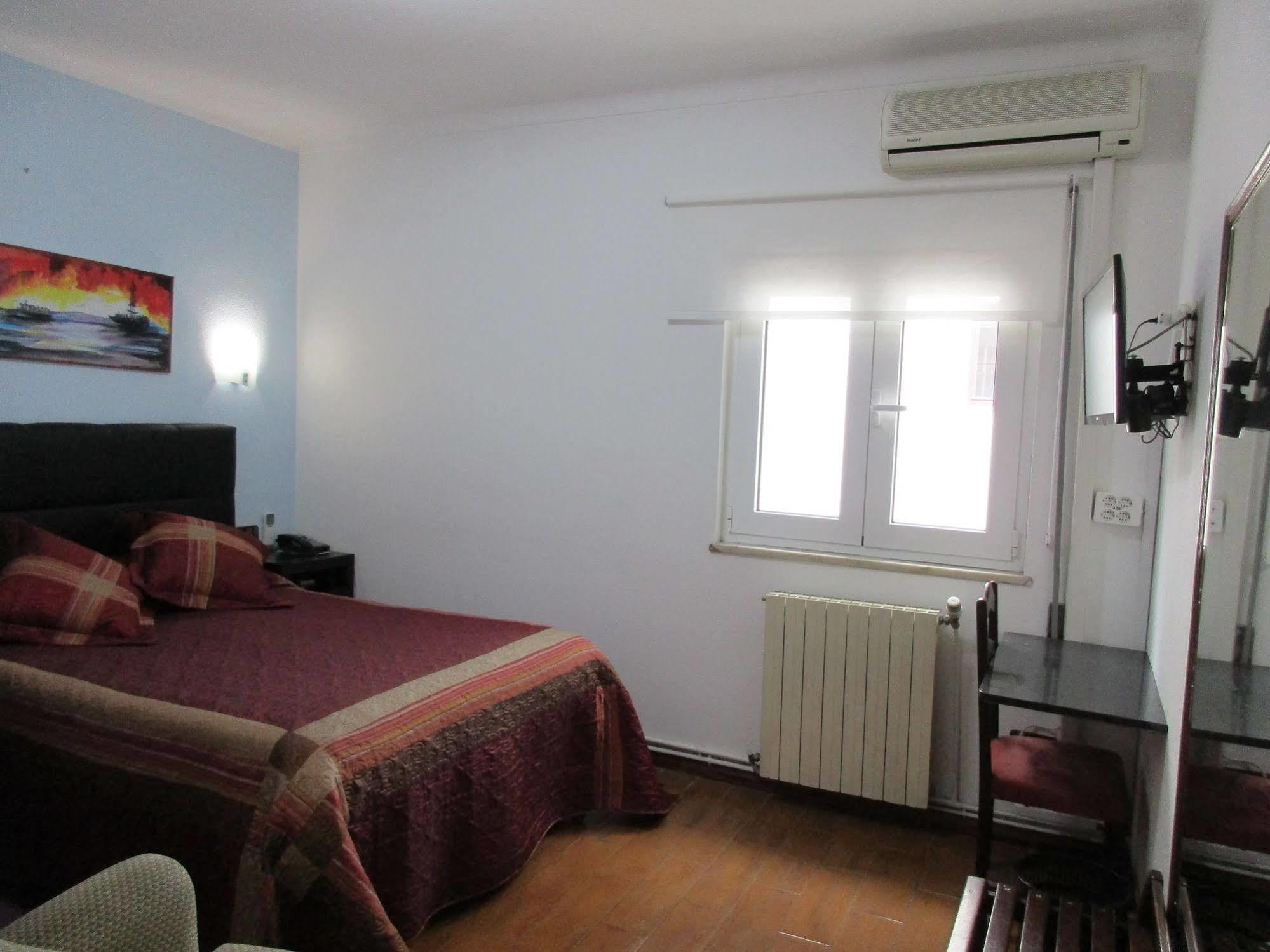 Hotel 4 Estacoes 2*